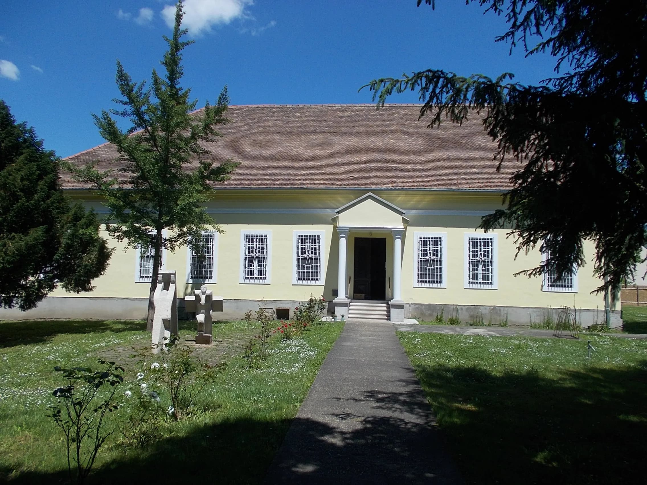 Klasszicista plébániaház Hódmezővásárhelyen, az Andrássy úton